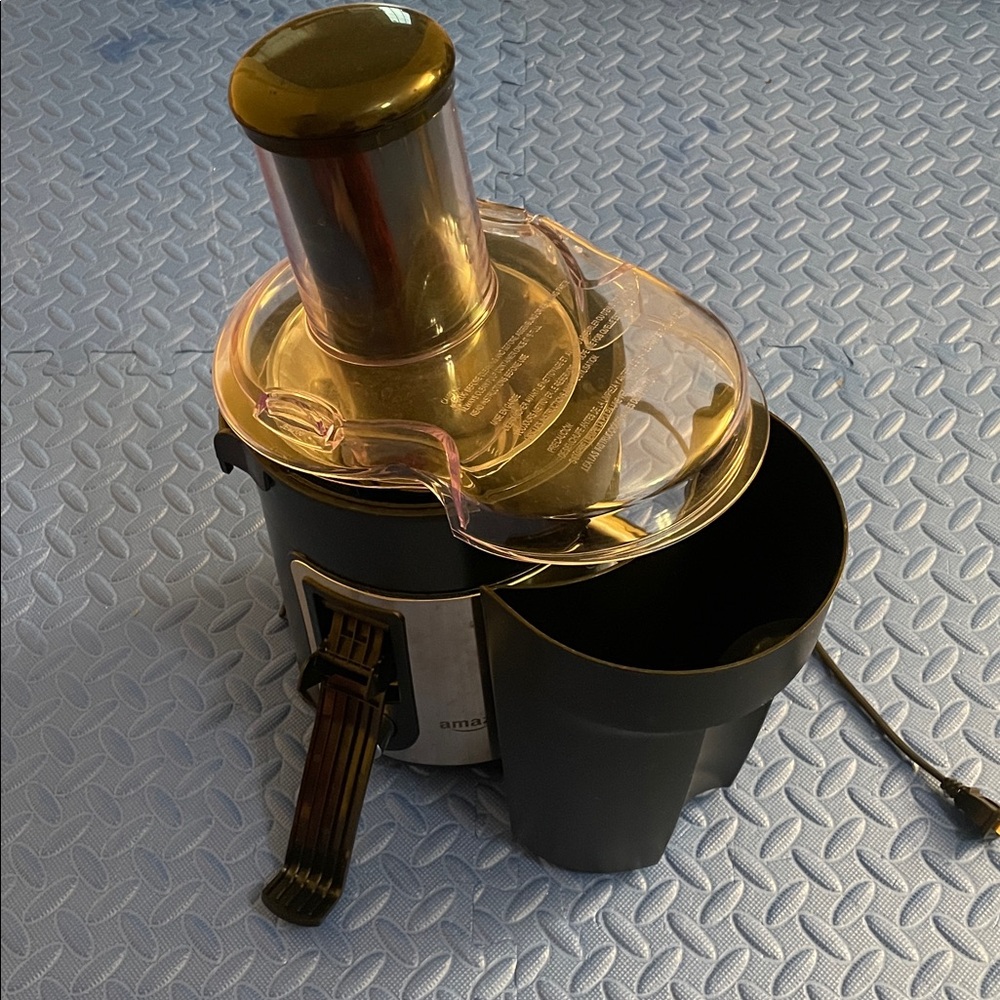 Black Juicer with Transparent Lid